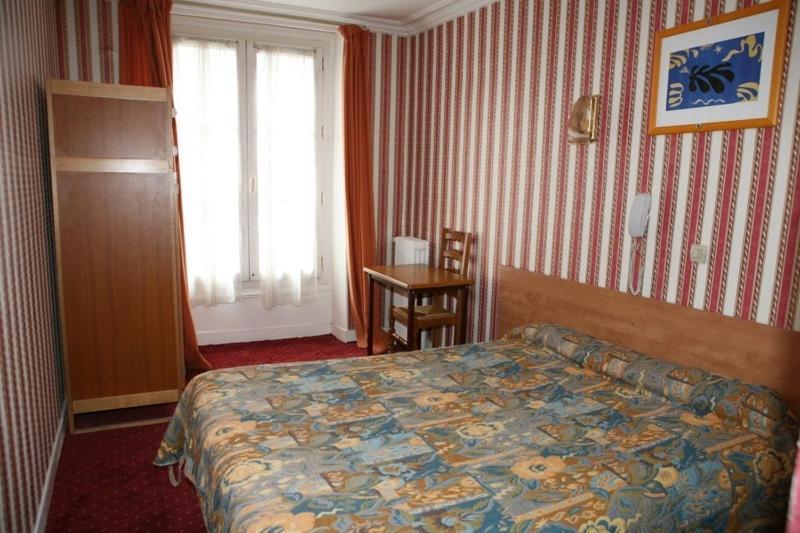 Sully Hotel Párizs Szoba fotó