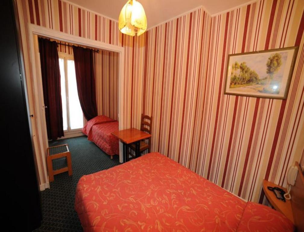 Sully Hotel Párizs Szoba fotó